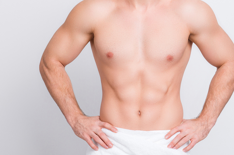Dauerhafte Haarentfernung auf Brust und Bauch für Männer